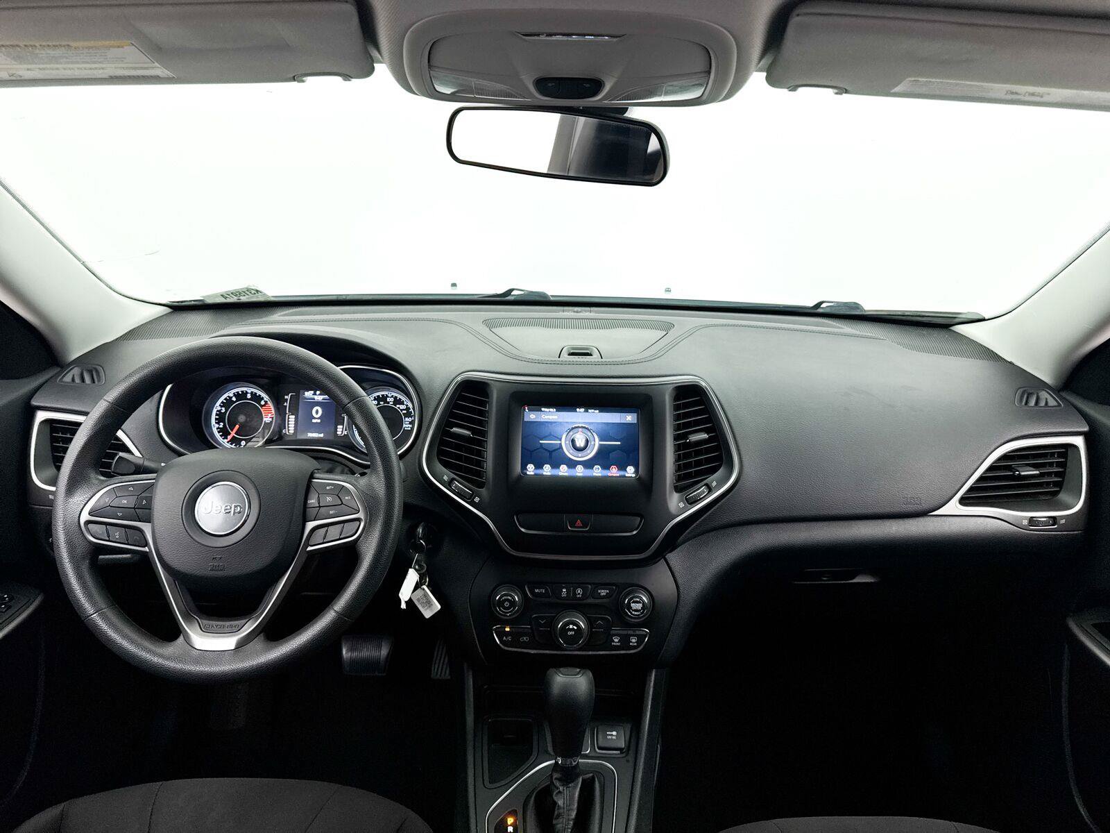 Used 2019 Jeep Cherokee Latitude w/ Popular Appearance Group FWD image 19