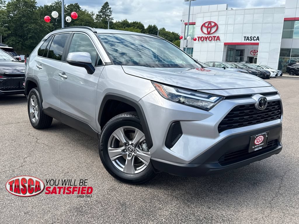 Used 2025 Toyota RAV4 XLE AWD/4WD image 1