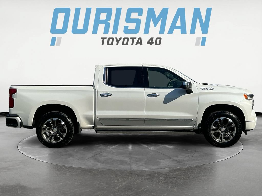 Used 2025 Chevrolet Silverado 1500 High Country w/ Technology Package AWD/4WD image 8