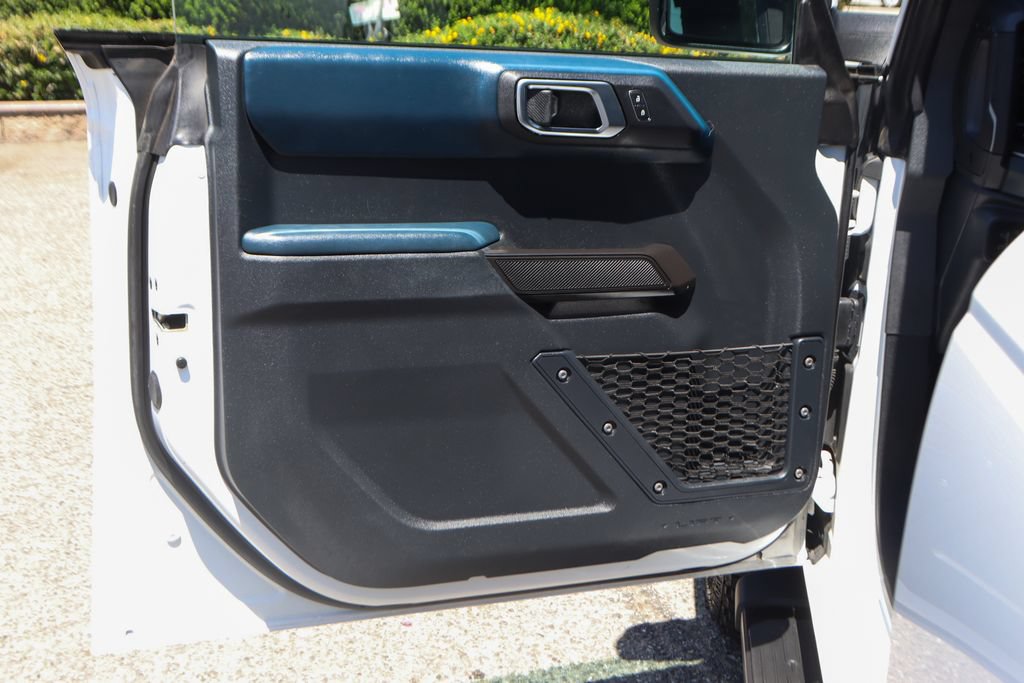 Used 2024 Ford Bronco Outer Banks AWD/4WD image 16