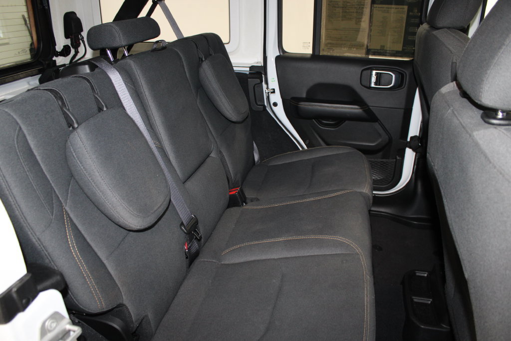 Used 2024 Jeep Wrangler Unlimited Sahara AWD/4WD image 27