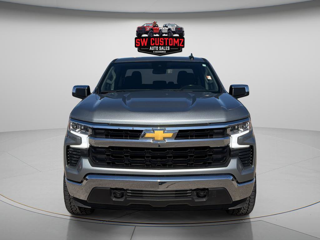 Used 2025 Chevrolet Silverado 1500 LT image 2