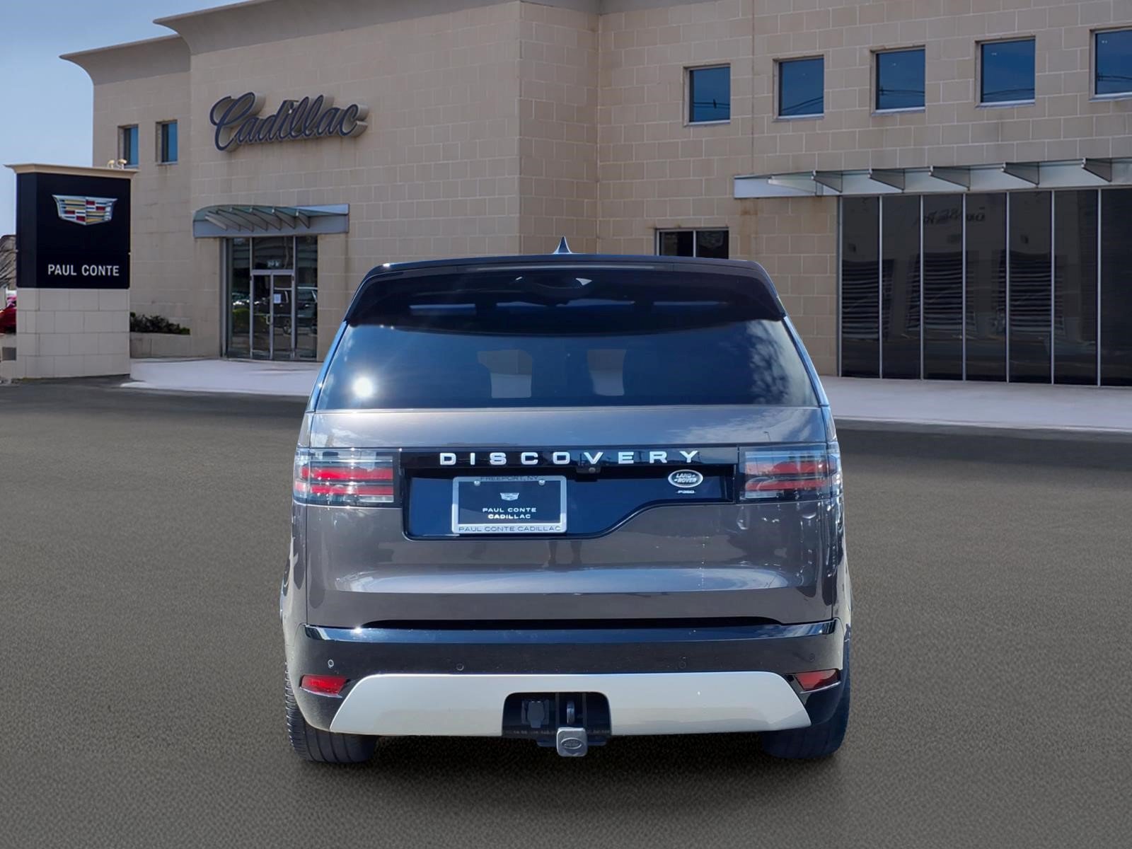 Used 2023 Land Rover Discovery Metropolitan Edition AWD/4WD image 6