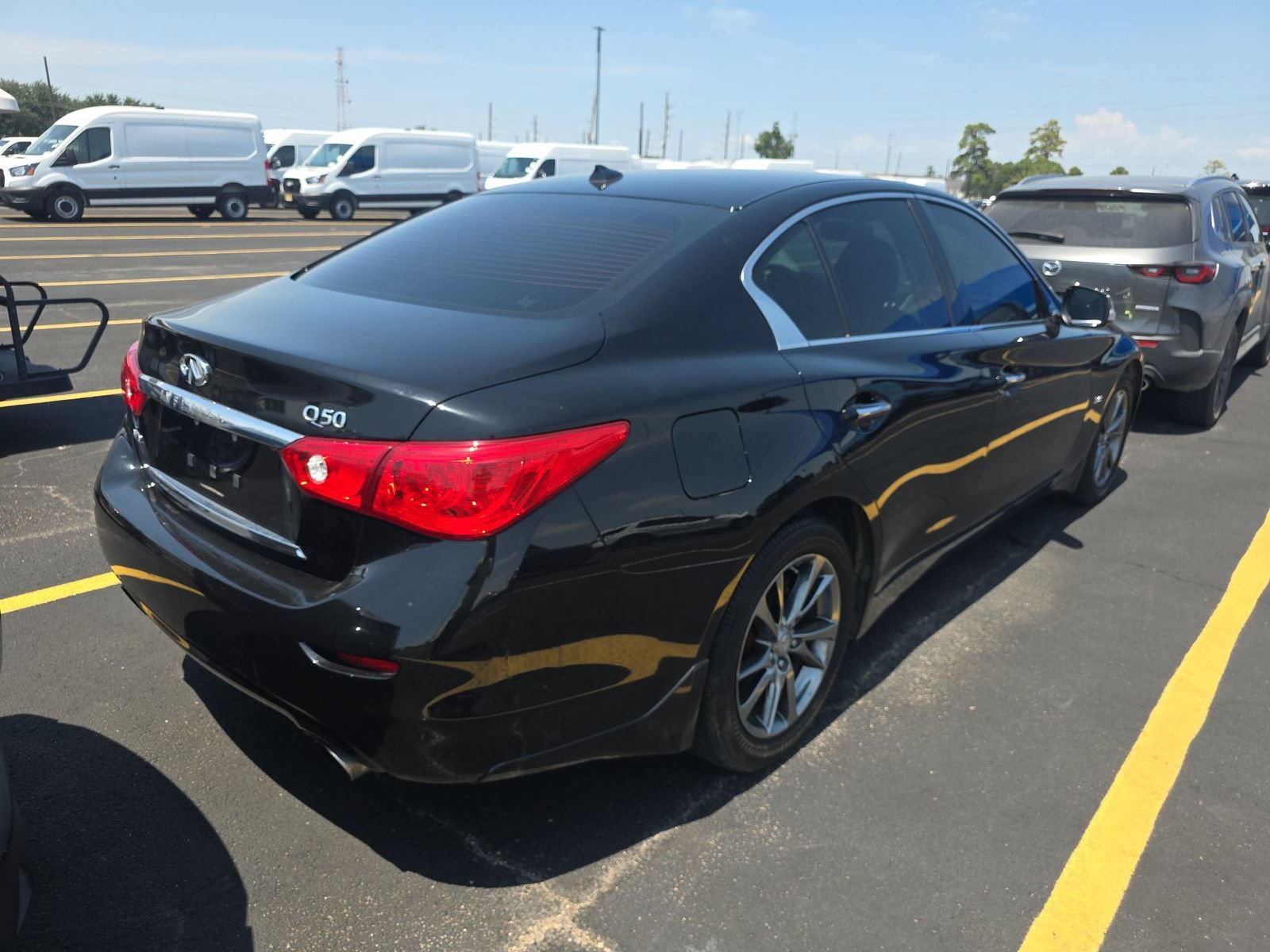 Used 2017 INFINITI Q50 Signature Edition w/ All Weather Package (L93) AWD/4WD image 3