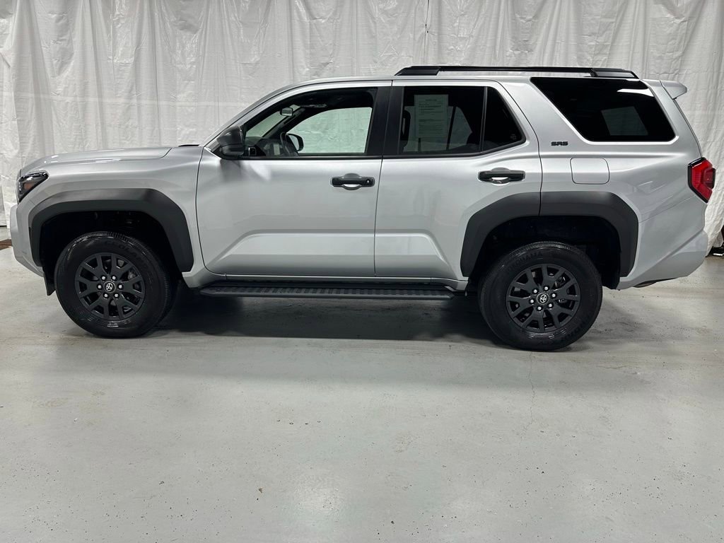 Used 2025 Toyota 4Runner SR5 AWD/4WD image 4