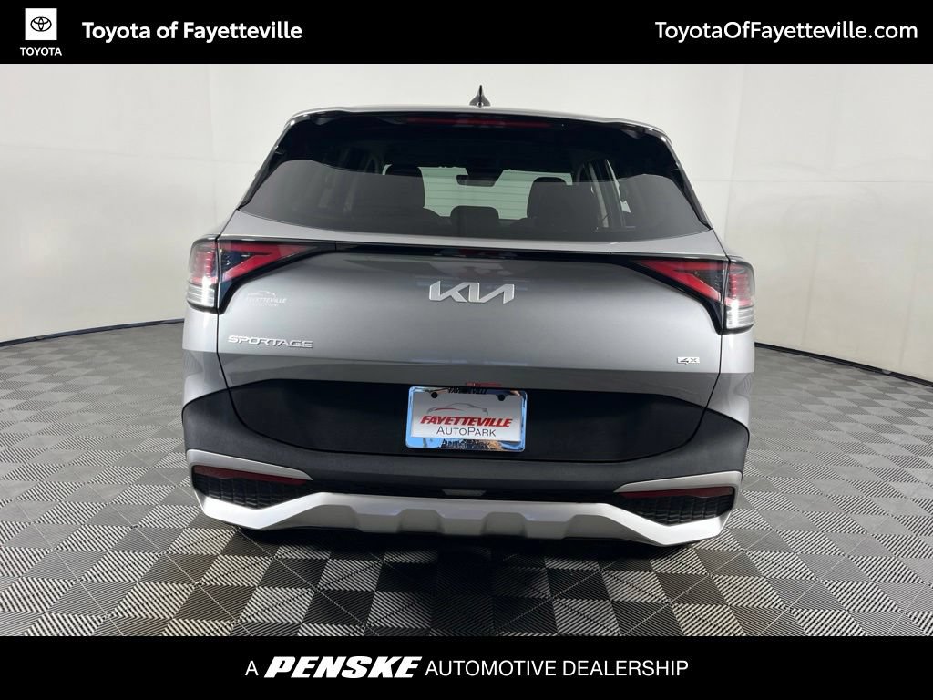 Used 2025 Kia Sportage LX AWD/4WD image 11