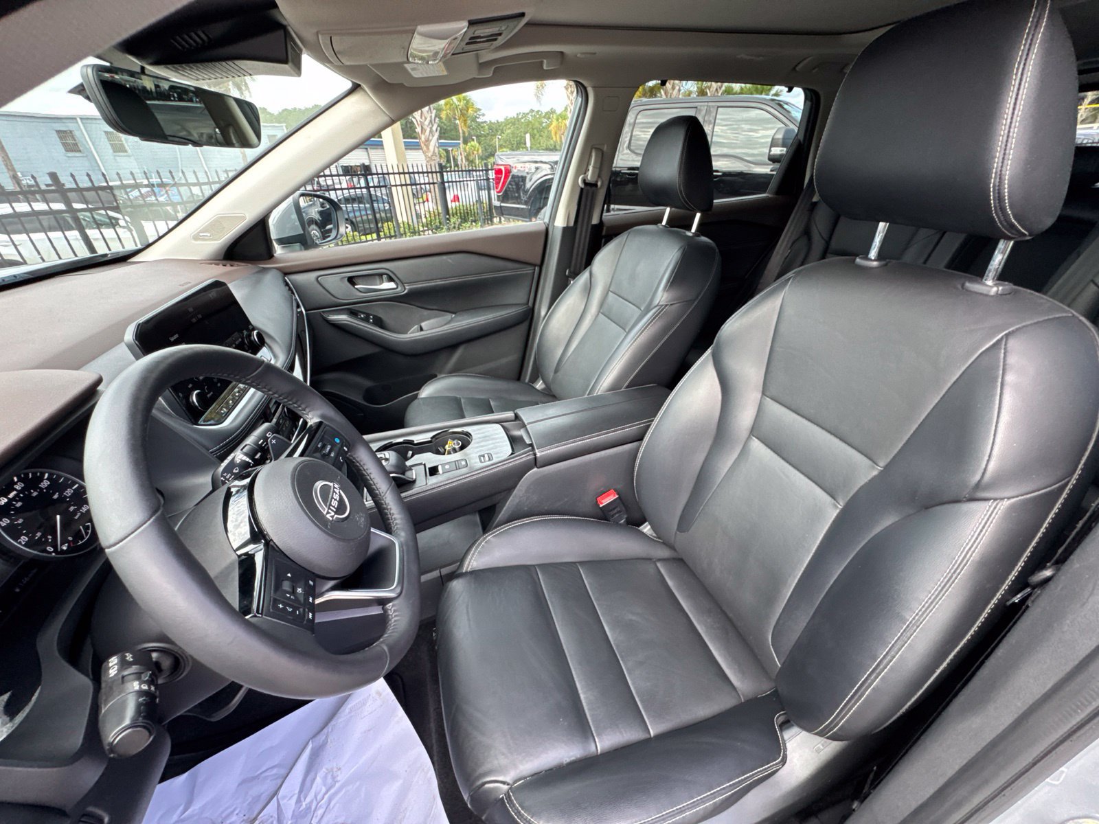 Used 2022 Nissan Rogue SL w/ SL Premium Package FWD image 16