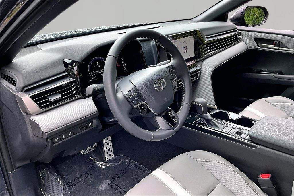 Used 2026 Toyota Camry SE FWD image 14