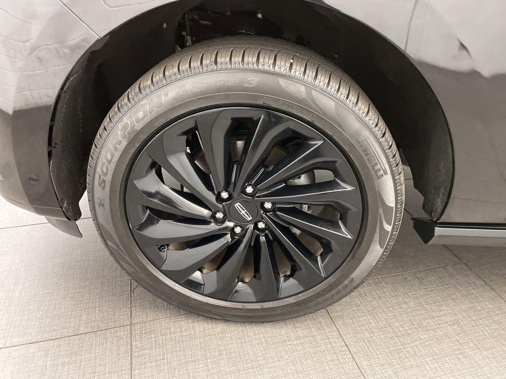 Used 2020 Lincoln Navigator Reserve w/ Equipment Group 208A Reserve image 10