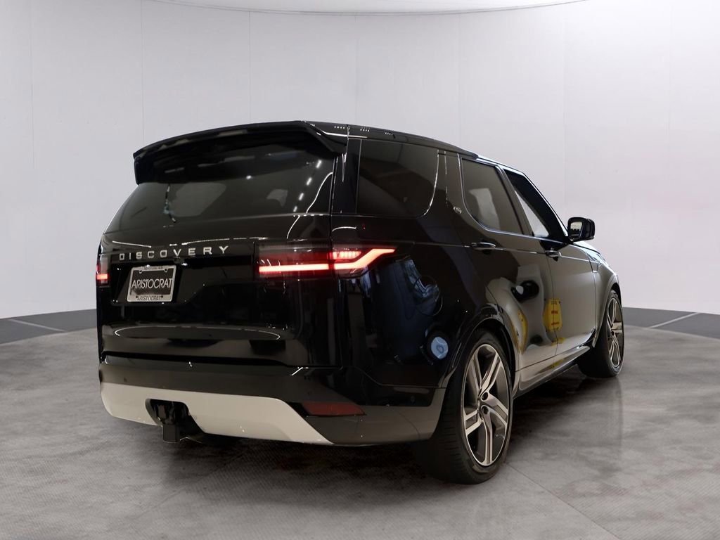 Certified 2025 Land Rover Discovery Metropolitan Edition image 9