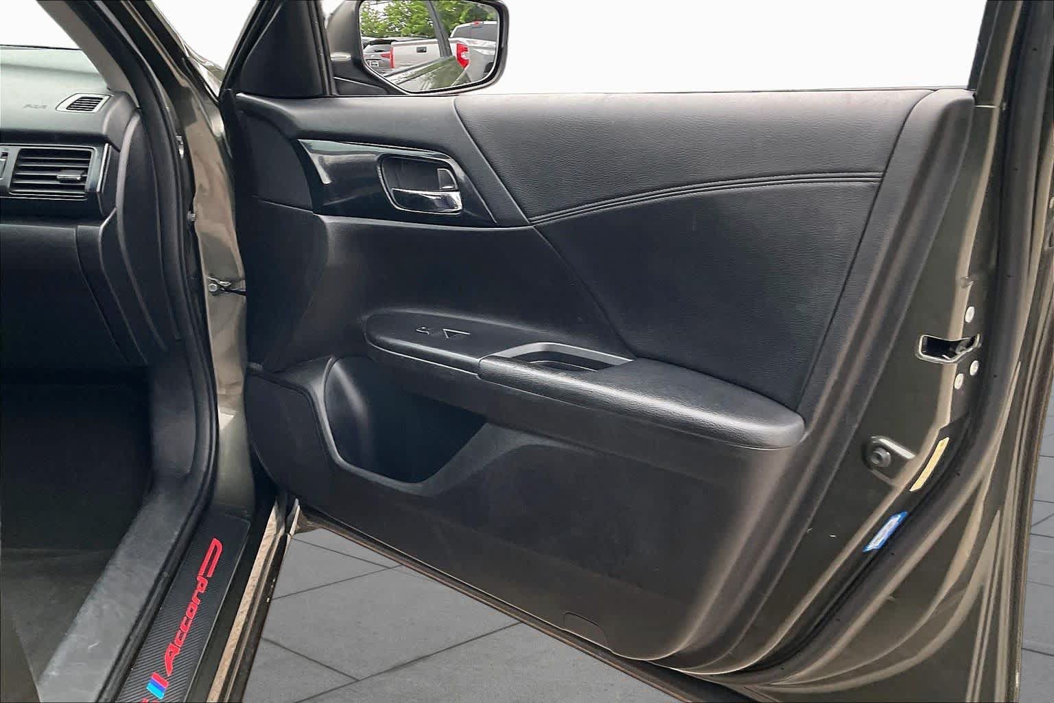 Used 2013 Honda Accord Sport image 21