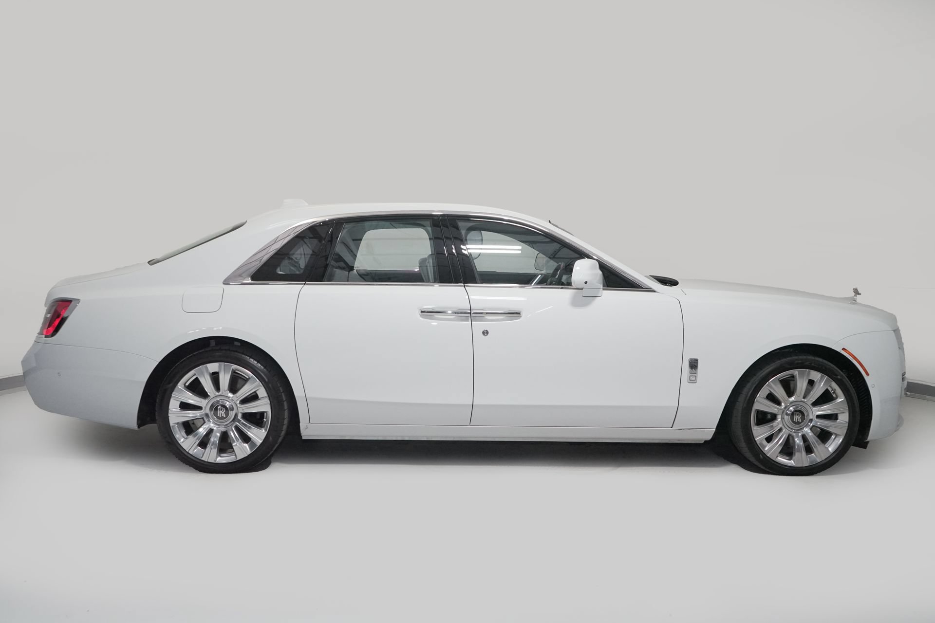 Used 2021 Rolls-Royce Ghost AWD/4WD image 3