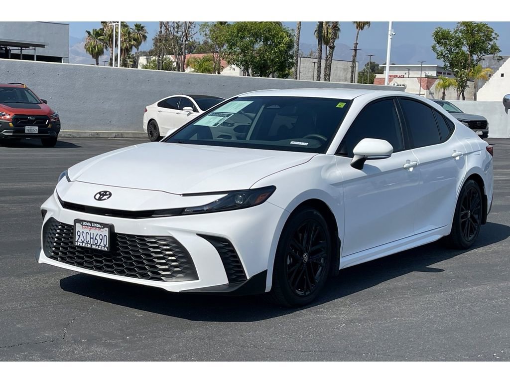 Used 2025 Toyota Camry SE w/ Convenience Package FWD image 2