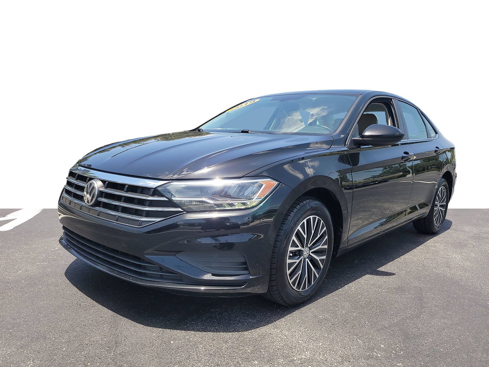 Used 2019 Volkswagen Jetta SE w/ Cold Weather Package FWD image 2