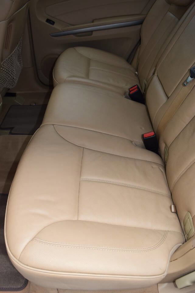 Used 2011 Mercedes-Benz GL 550 4MATIC image 48