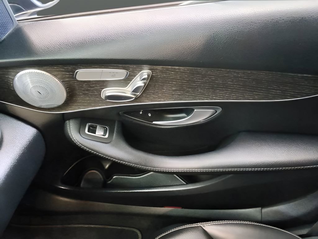 Used 2019 Mercedes-Benz C 300 4MATIC Sedan image 17