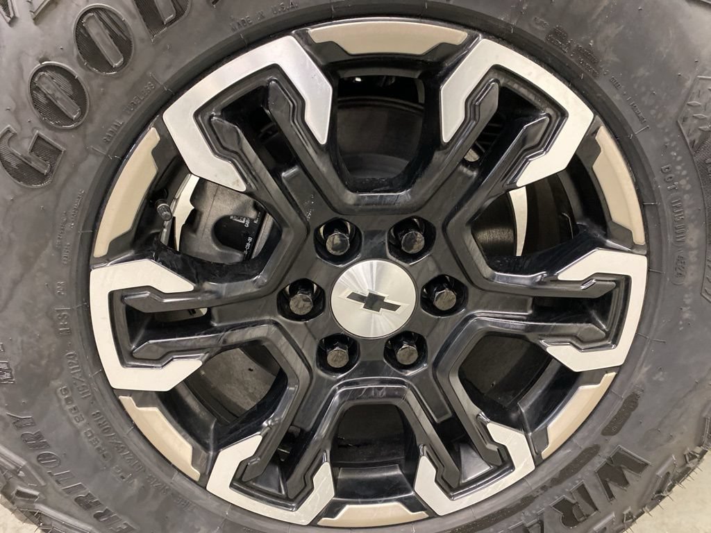 New 2025 Chevrolet Silverado 1500 ZR2 w/ Technology Package AWD/4WD image 25