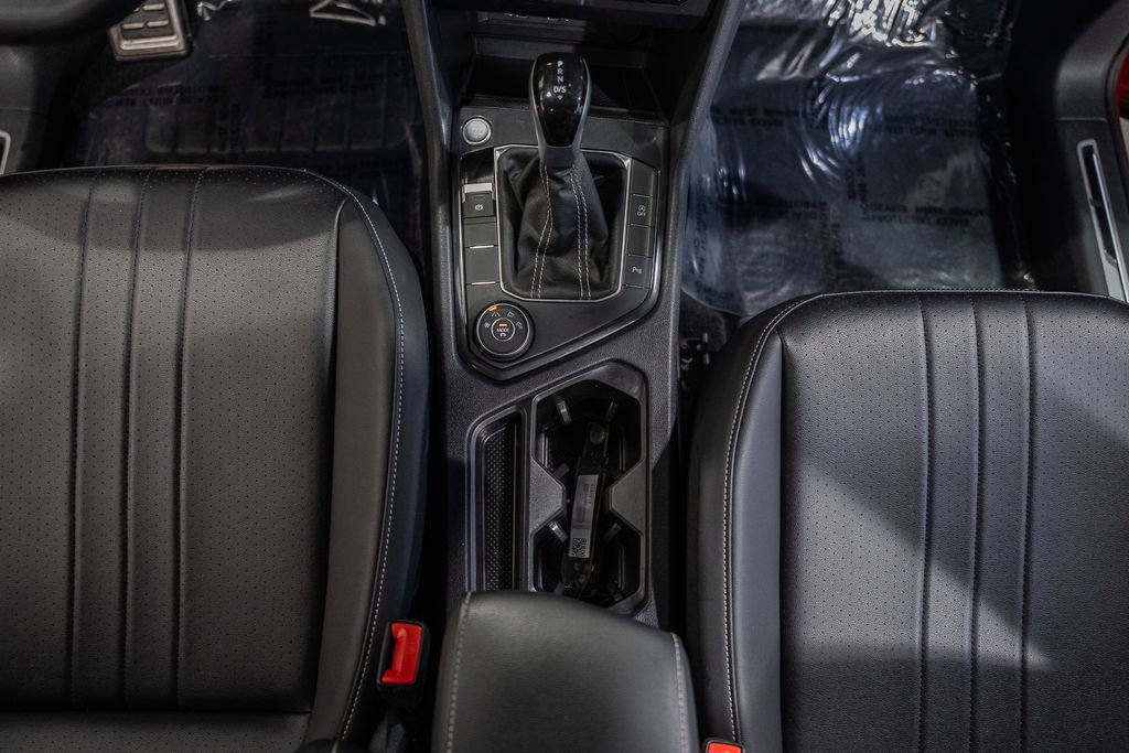 Used 2024 Volkswagen Tiguan SE R-Line image 26