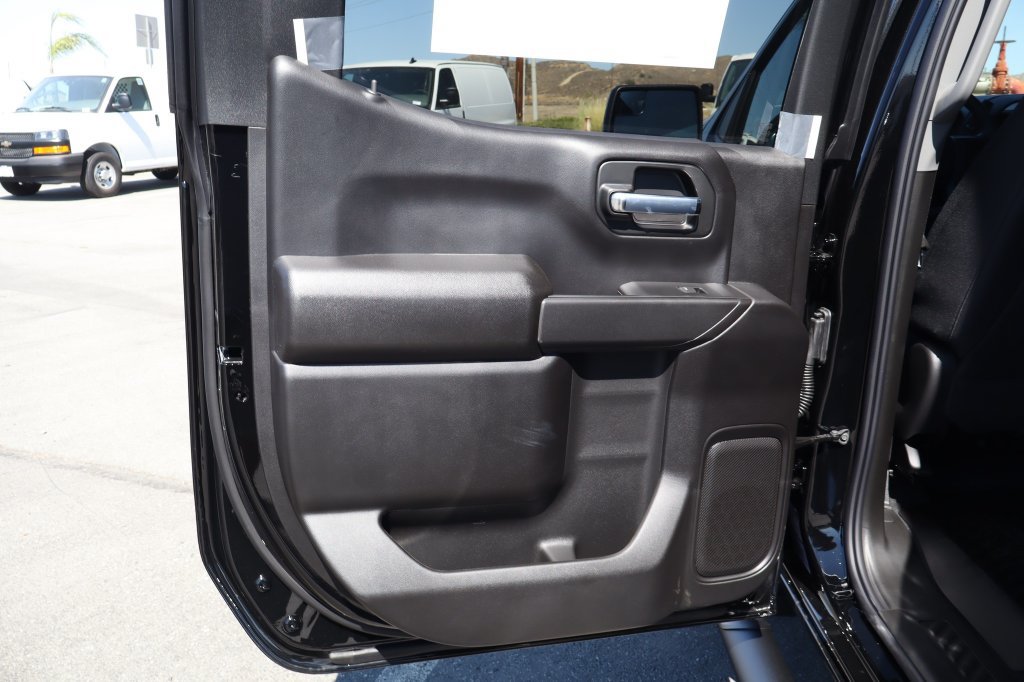 New 2026 Chevrolet Silverado 1500 Custom w/ Turbomax Blackout Package AWD/4WD image 31