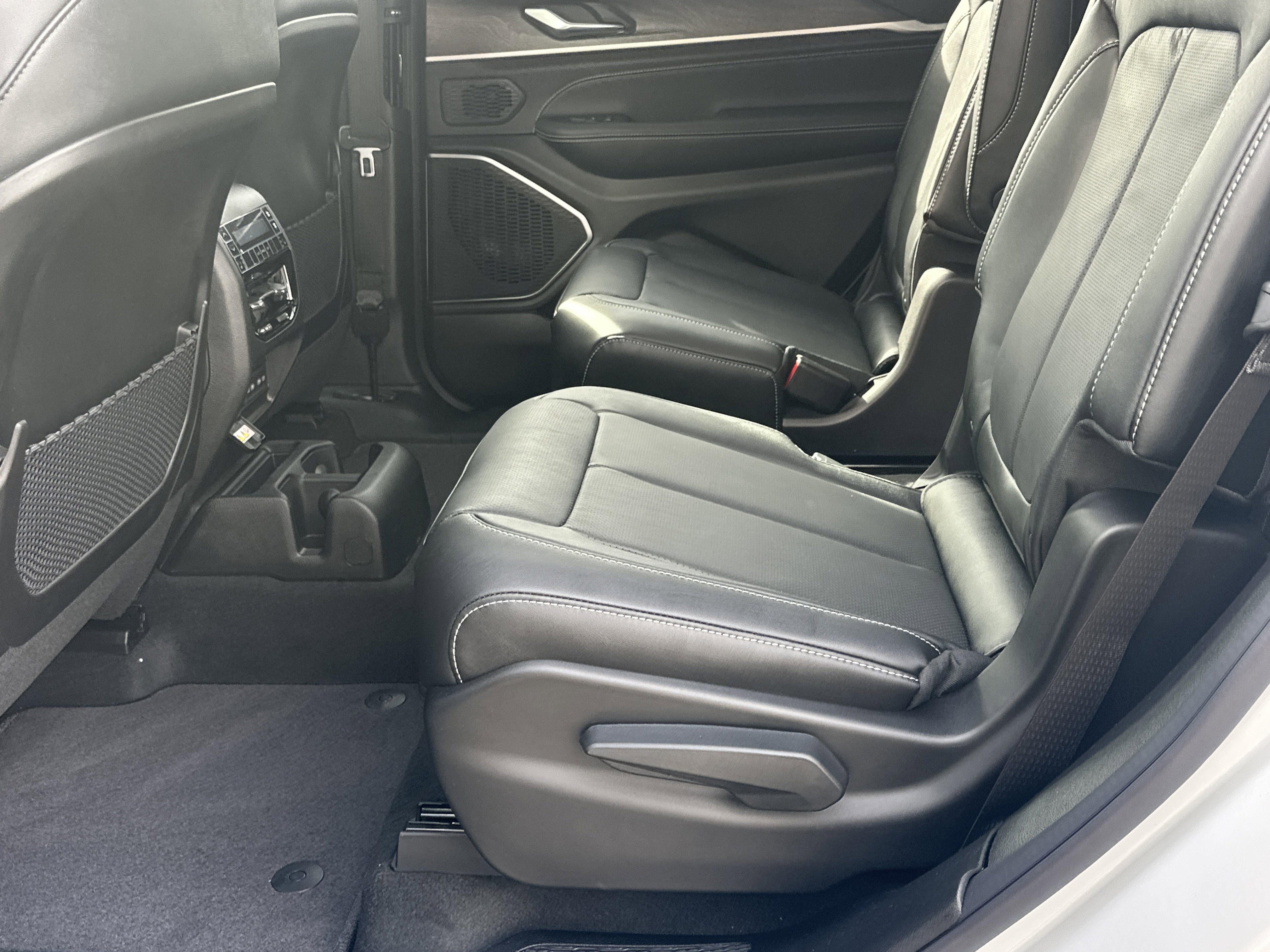 New 2026 Jeep Grand Cherokee L Limited image 30