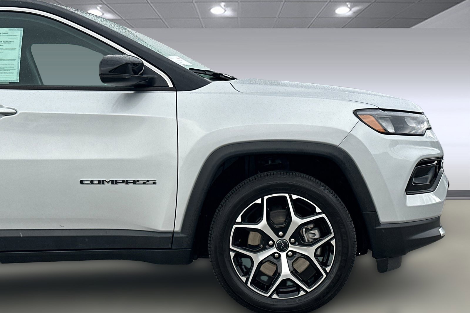 Used 2025 Jeep Compass Limited image 15