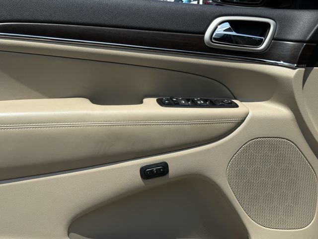 Used 2017 Jeep Grand Cherokee Limited AWD/4WD image 27