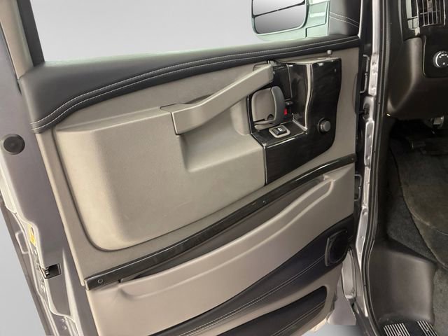 Used 2021 Chevrolet Express 3500 LS w/ Chrome Appearance Package image 12