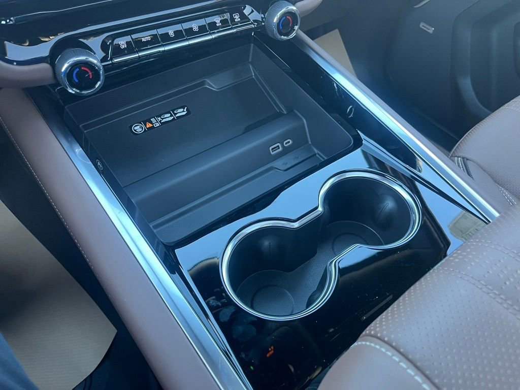 New 2026 Chevrolet Suburban High Country image 20