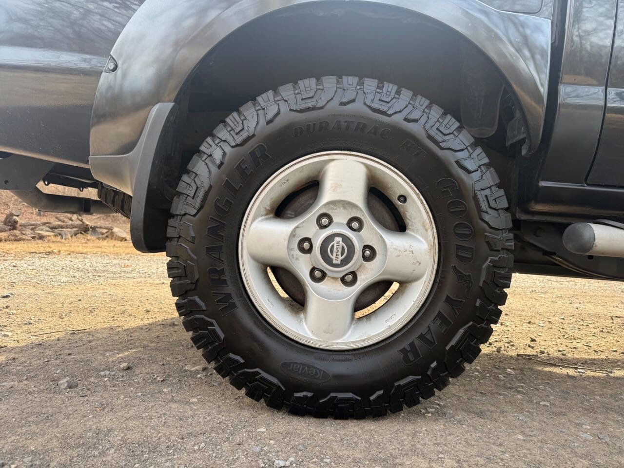 Used 2002 Nissan Frontier SE image 28