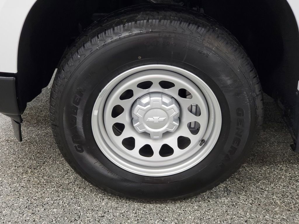 Used 2025 Chevrolet Silverado 1500 W/T w/ WT Value Package image 10