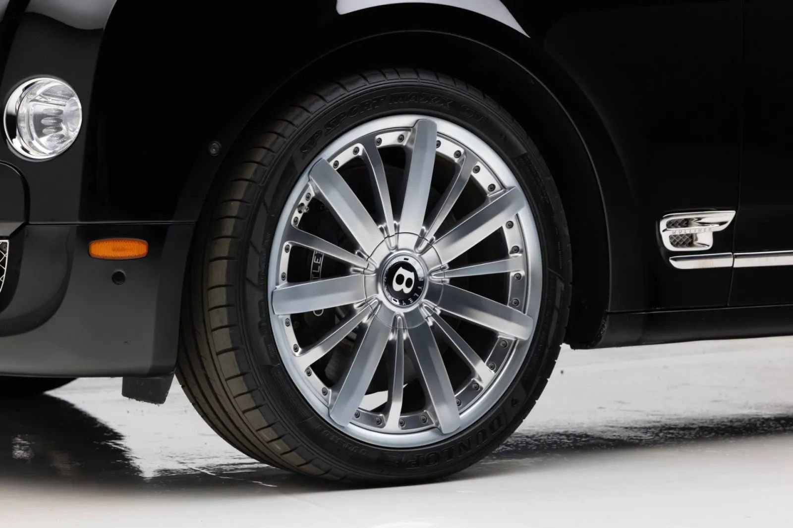 Used 2014 Bentley Mulsanne RWD image 37