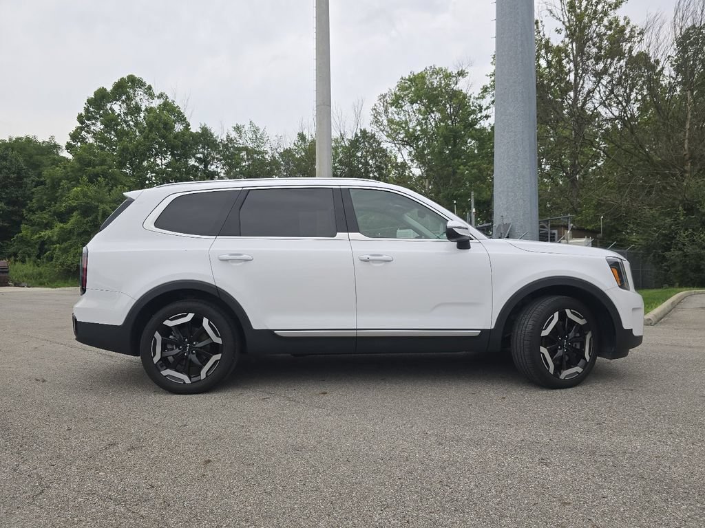 Used 2024 Kia Telluride EX AWD/4WD image 18