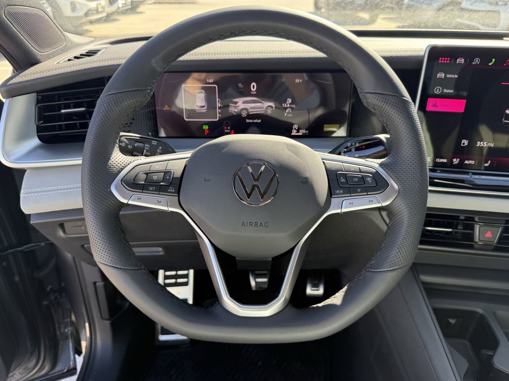 New 2026 Volkswagen Tiguan SE R-Line FWD image 14