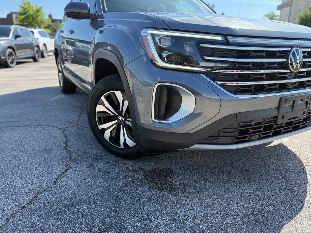 Certified 2024 Volkswagen Atlas SE FWD image 2