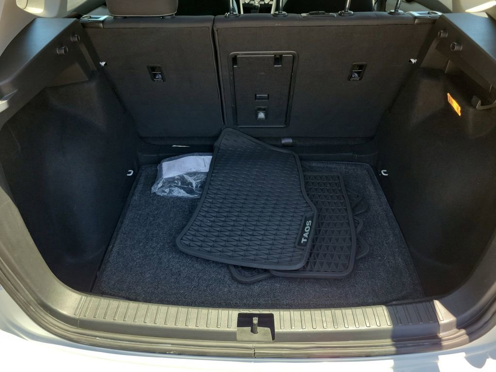 Used 2022 Volkswagen Taos S FWD image 7