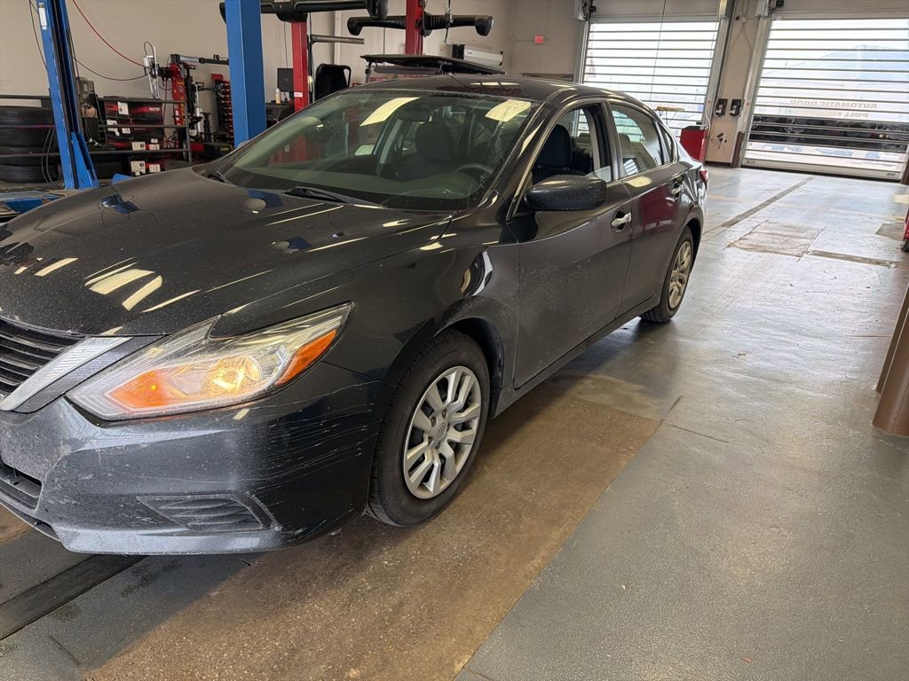 Used 2016 Nissan Altima 2.5 S w/ Power Driver Seat Package image 2