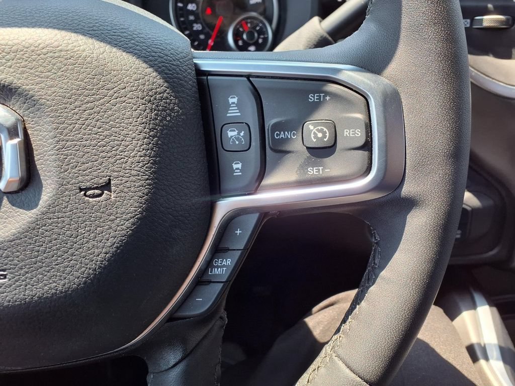 Used 2025 RAM 2500 Big Horn AWD/4WD image 15