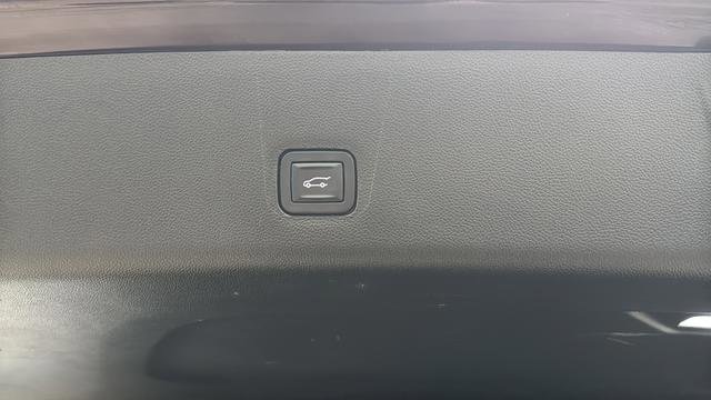 Used 2018 Chevrolet Traverse LT AWD/4WD image 32