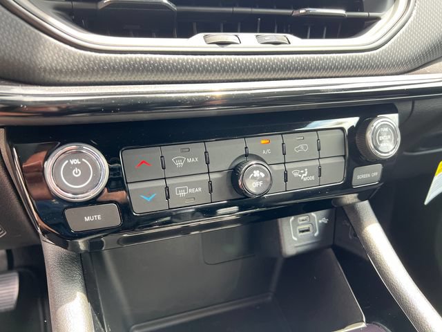 New 2026 Jeep Compass Latitude AWD/4WD image 20
