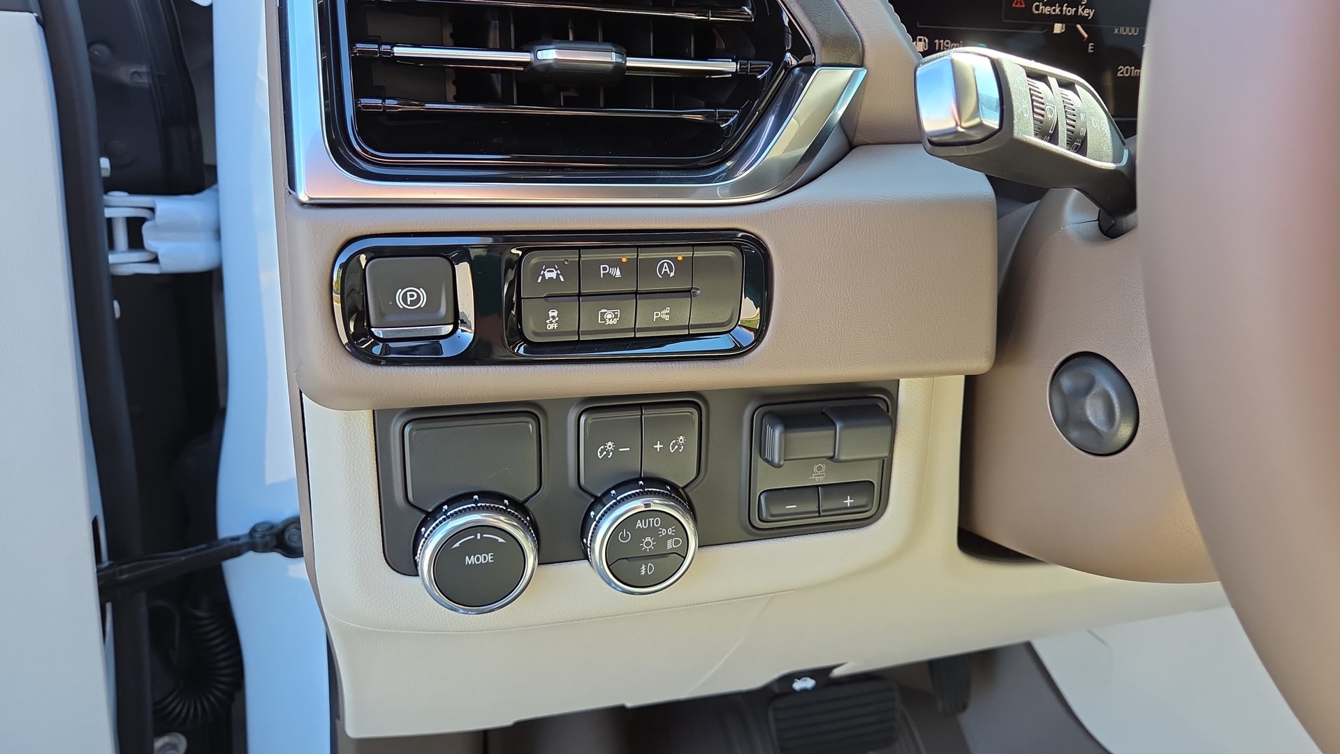 New 2026 GMC Yukon Denali w/ Denali Reserve Package RWD image 28