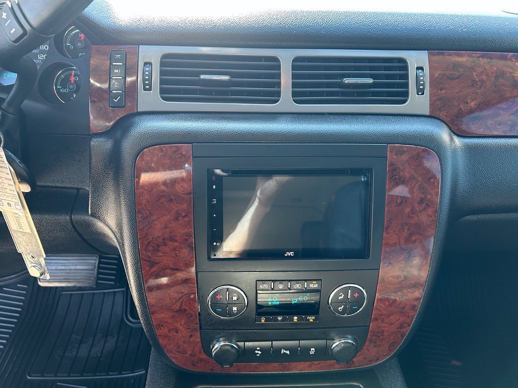 Used 2014 Chevrolet Suburban LT AWD/4WD image 21