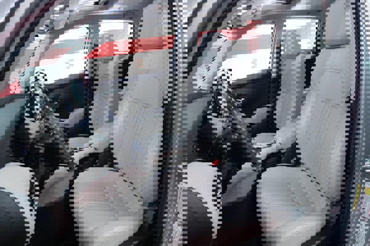 Used 2023 Honda HR-V EX-L image 10