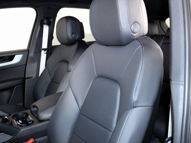 New 2025 Porsche Cayenne image 19