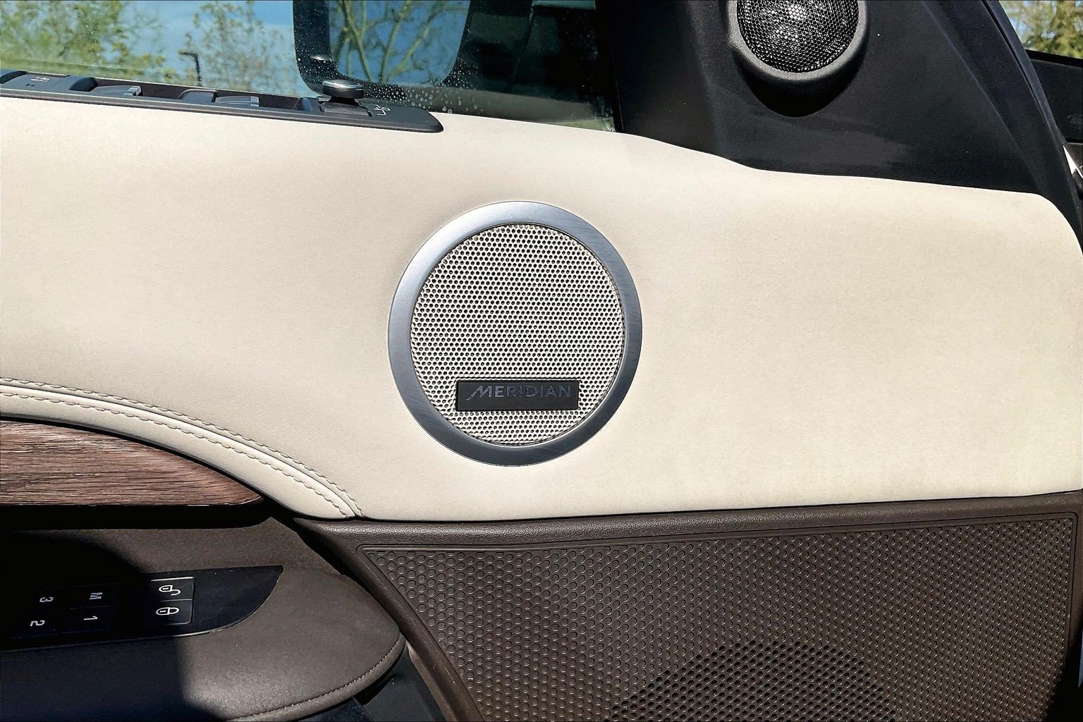 Used 2019 Land Rover Discovery HSE AWD/4WD image 35