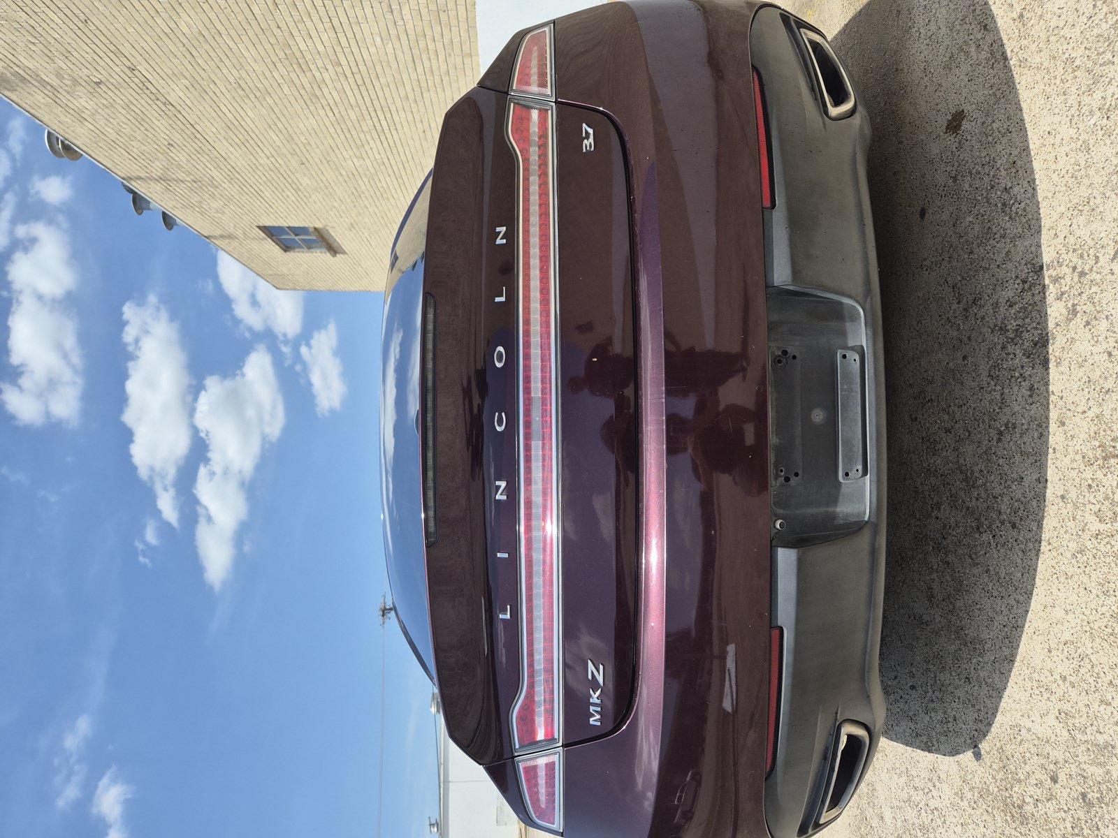 Used 2013 Lincoln MKZ FWD image 4