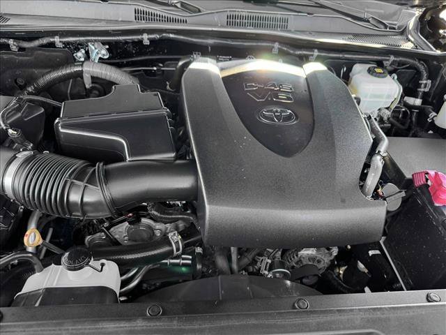 Used 2017 Toyota Tacoma TRD Off-Road w/ Premium & Technology Package image 20
