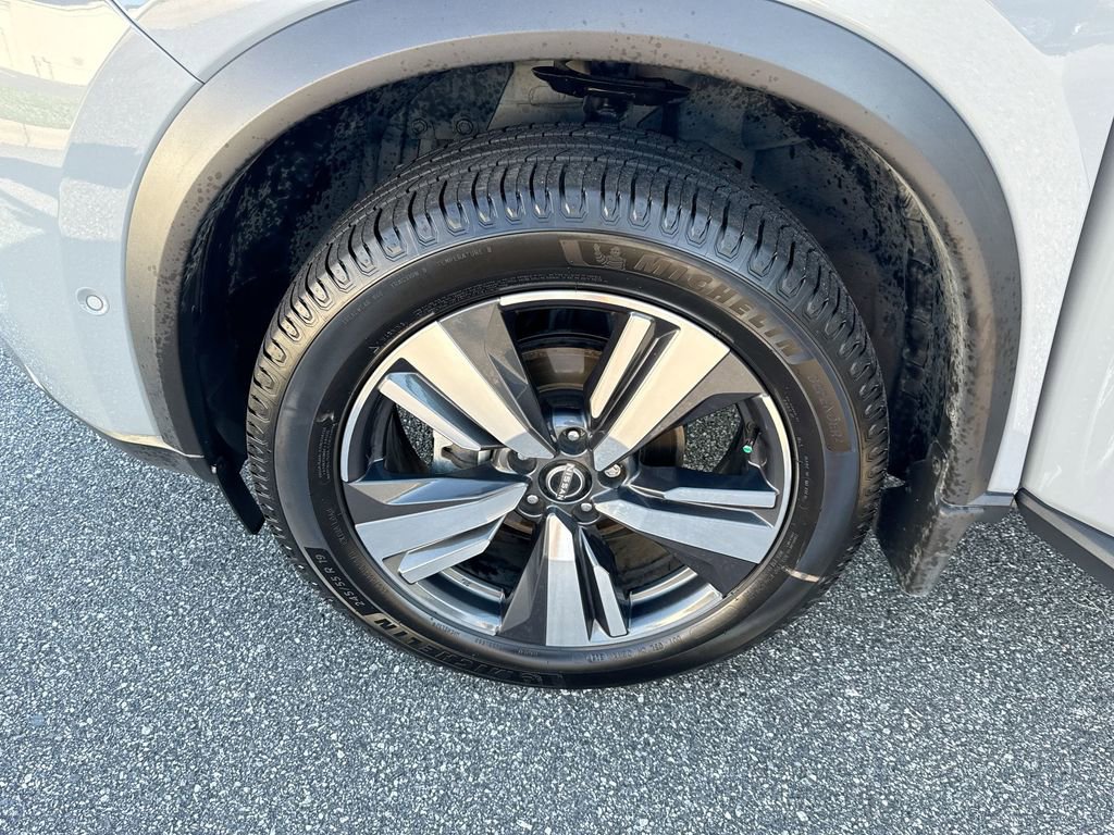 Used 2023 Nissan Rogue SL w/ SL Premium Package image 29