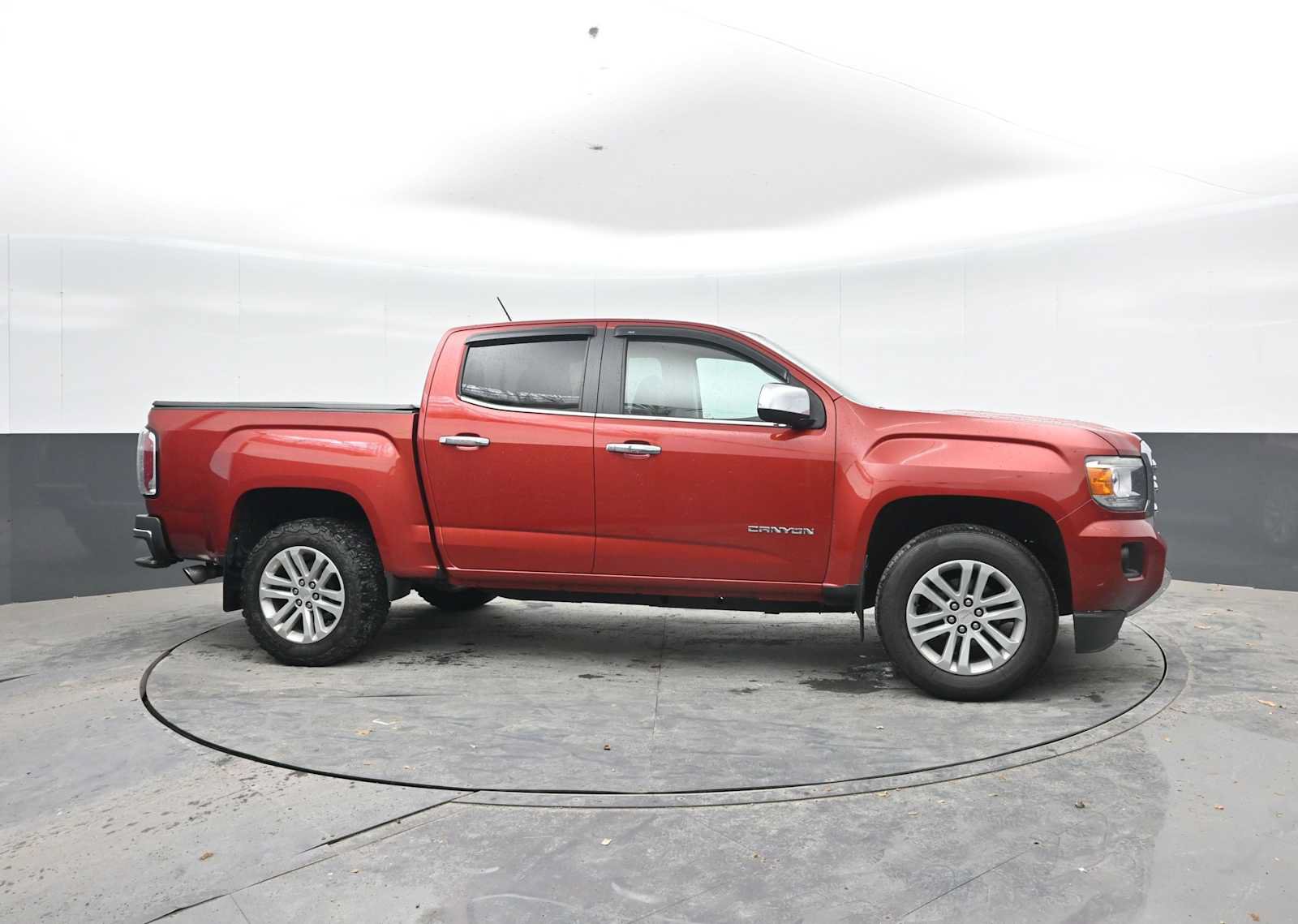 Used 2015 GMC Canyon SLT w/ Driver Alert Package AWD/4WD image 9