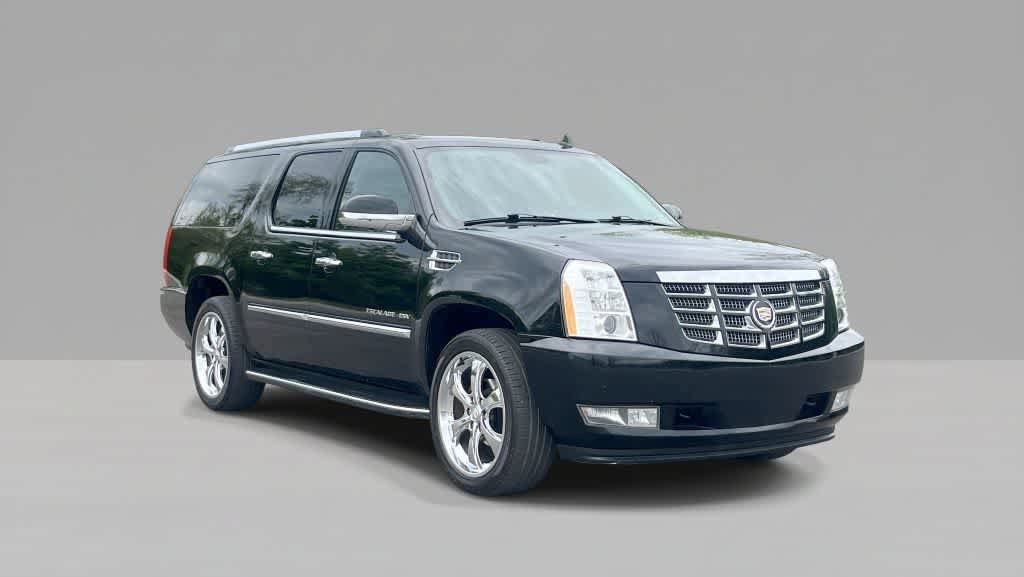 Used 2010 Cadillac Escalade ESV Luxury AWD/4WD image 2