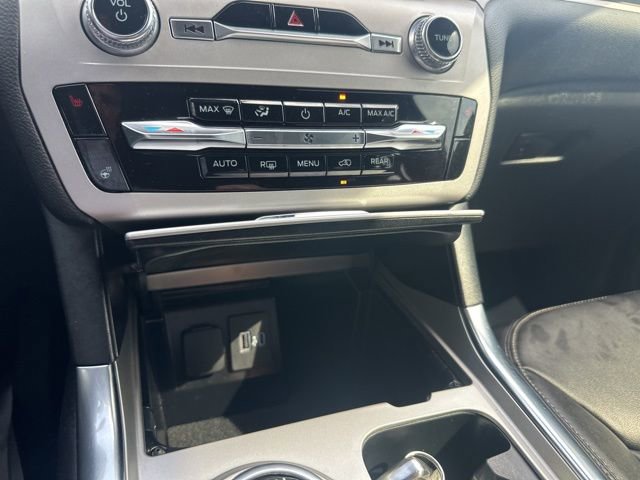 Used 2023 Ford Explorer XLT w/ Equipment Group 202A RWD image 44